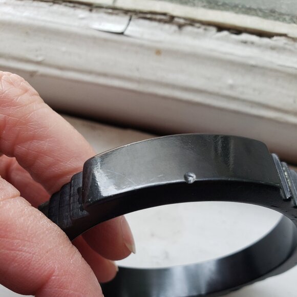 Pair of black bakelite bangles - Picture 4 of 4
